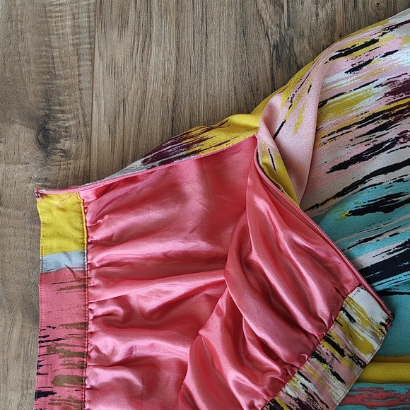 EUC Forever 21 Boutique watercolor skirt WITH POCKETS - Picture 5 of 7